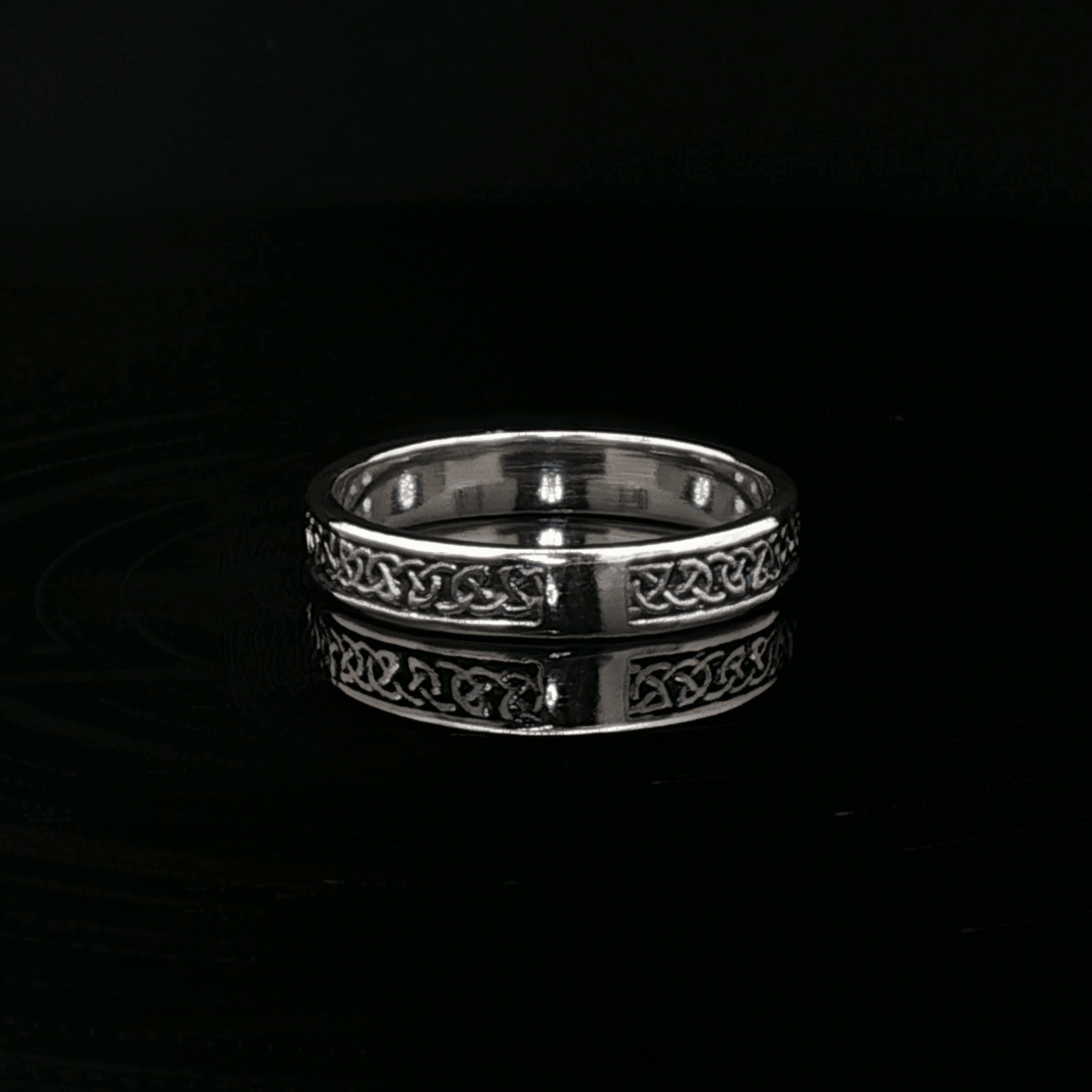 Claddagh Band in Sterling Silver - Le Dragon Argenté