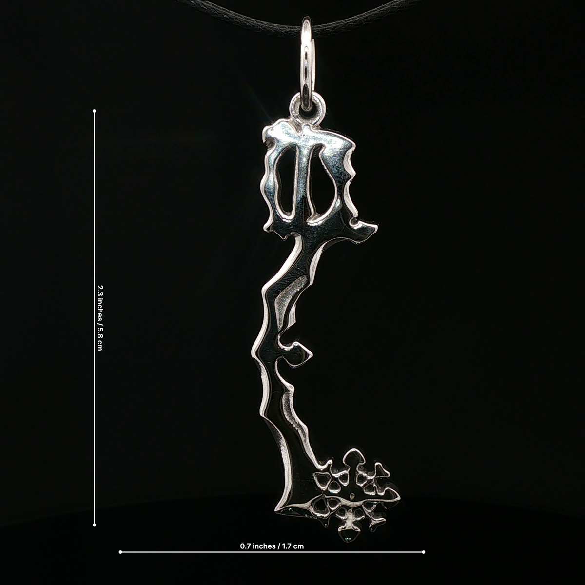 Kingdom Hearts Diamond Dust Keyblade Pendant - Le Dragon Argenté