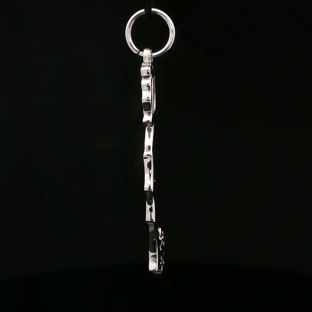 Kingdom Hearts Diamond Dust Keyblade Pendant - Le Dragon Argenté