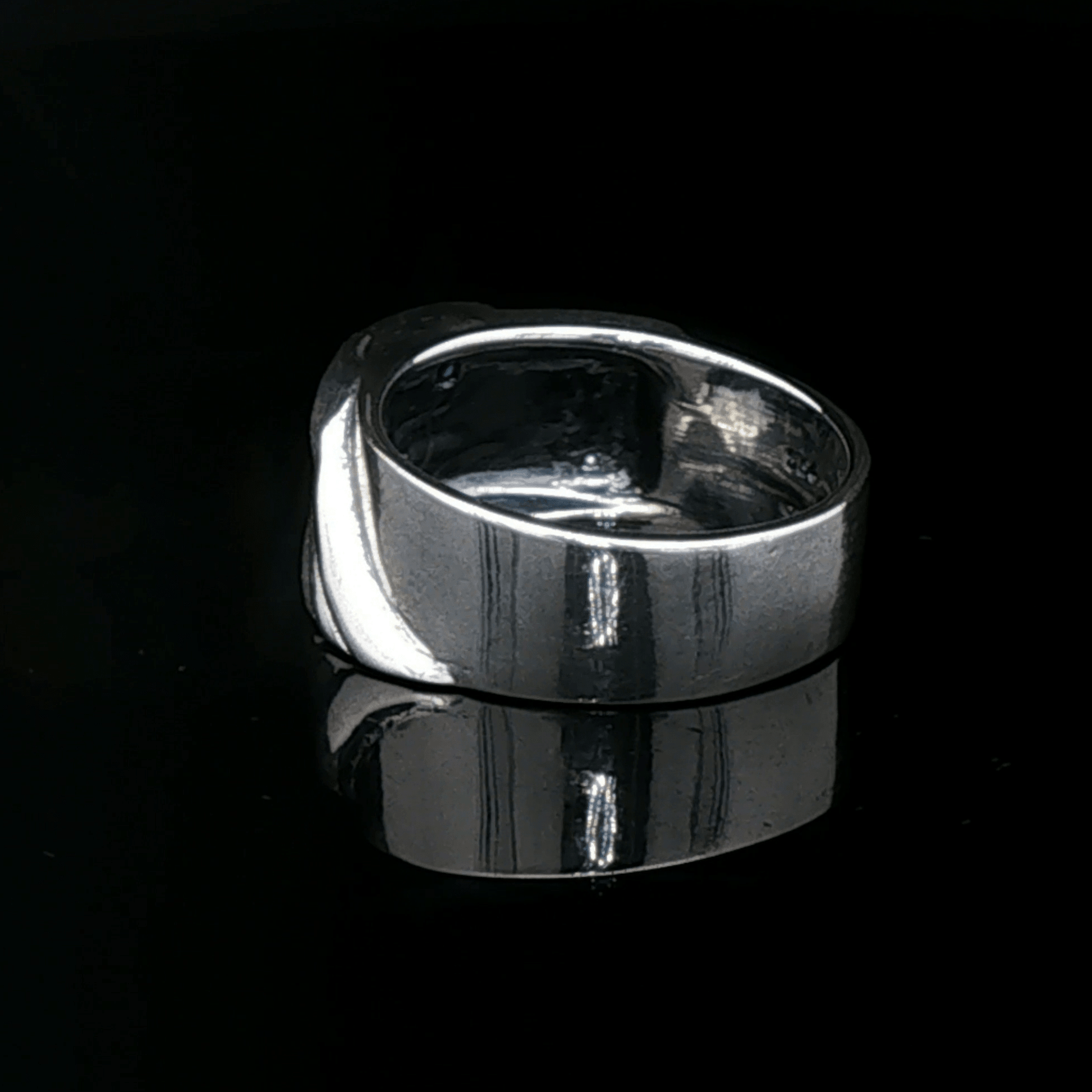 Eagle Head Ring With Gemstone Eye in Sterling Silver - Le Dragon Argenté
