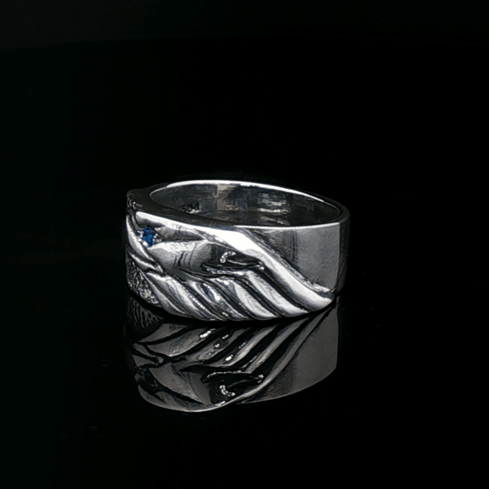 Eagle Head Ring With Gemstone Eye in Sterling Silver - Le Dragon Argenté