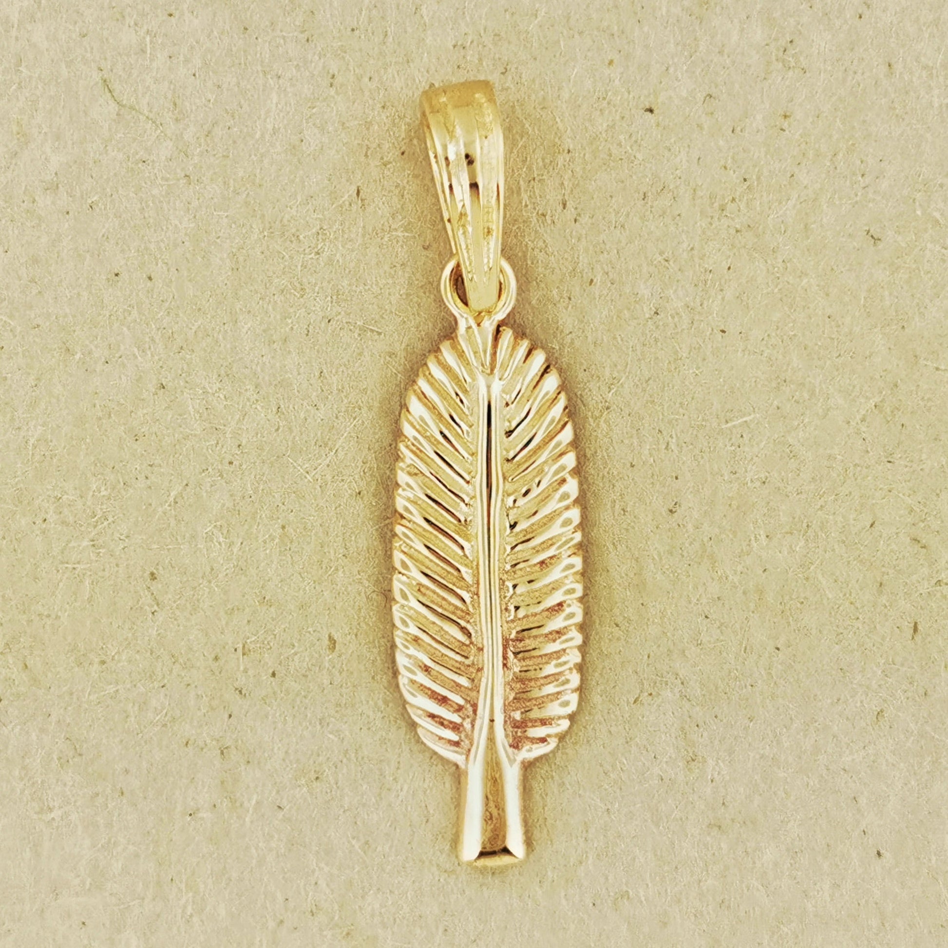 Egyptian Feather Charm Pendant - Le Dragon Argenté