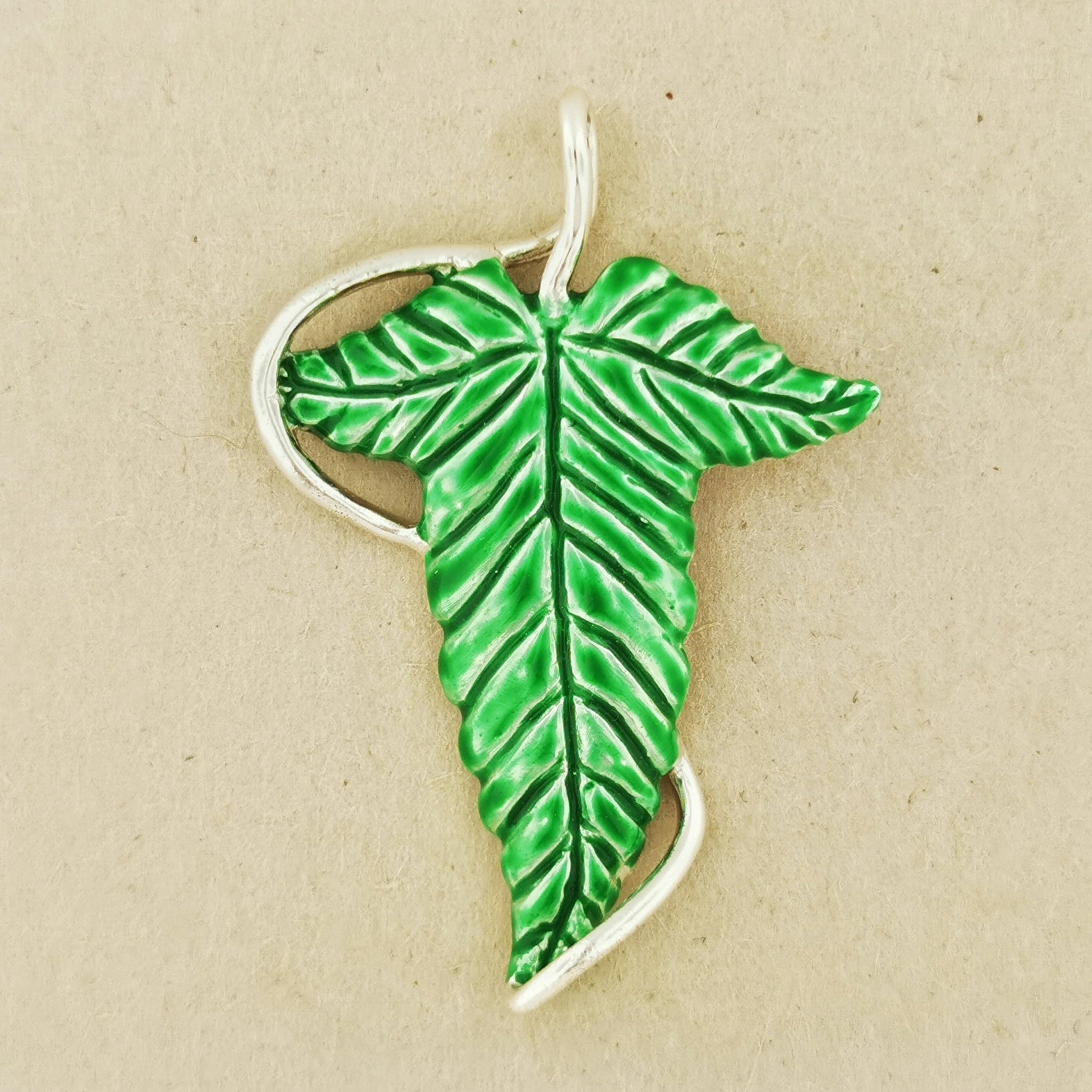 Elvish Leaf Pendant in Sterling Silver - Le Dragon Argenté