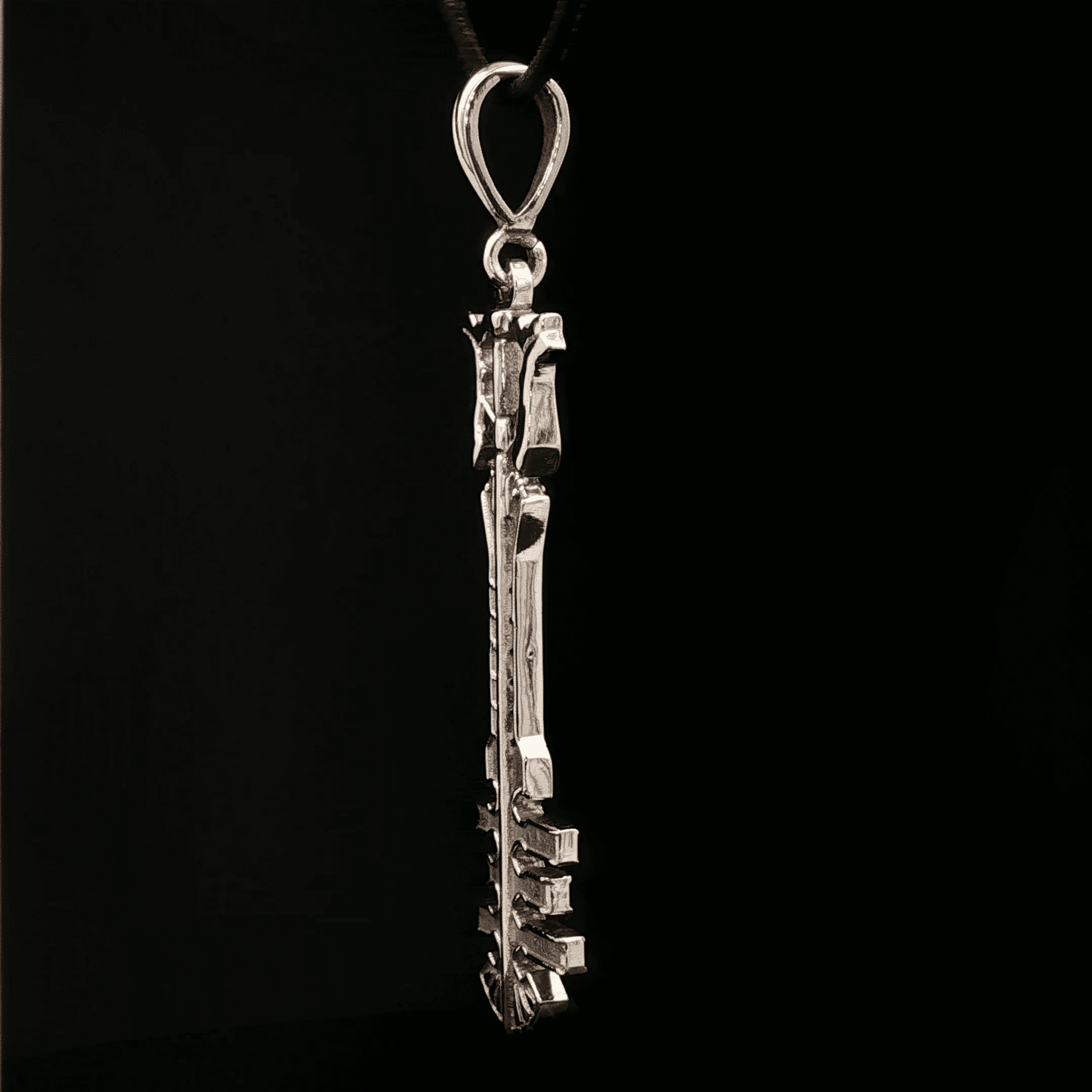 Ends of the Earth Keyblade Pendant - Le Dragon Argenté