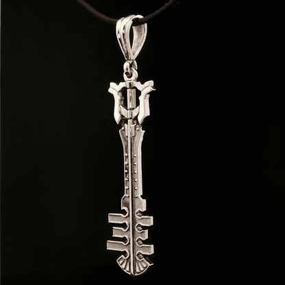 Ends of the Earth Keyblade Pendant - Le Dragon Argenté