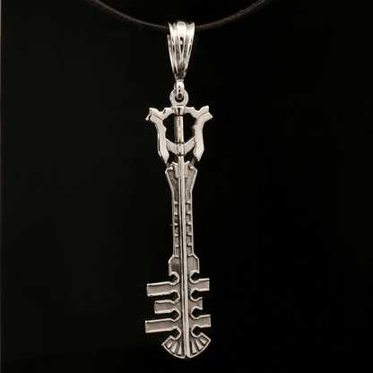 Ends of the Earth Keyblade Pendant - Le Dragon Argenté