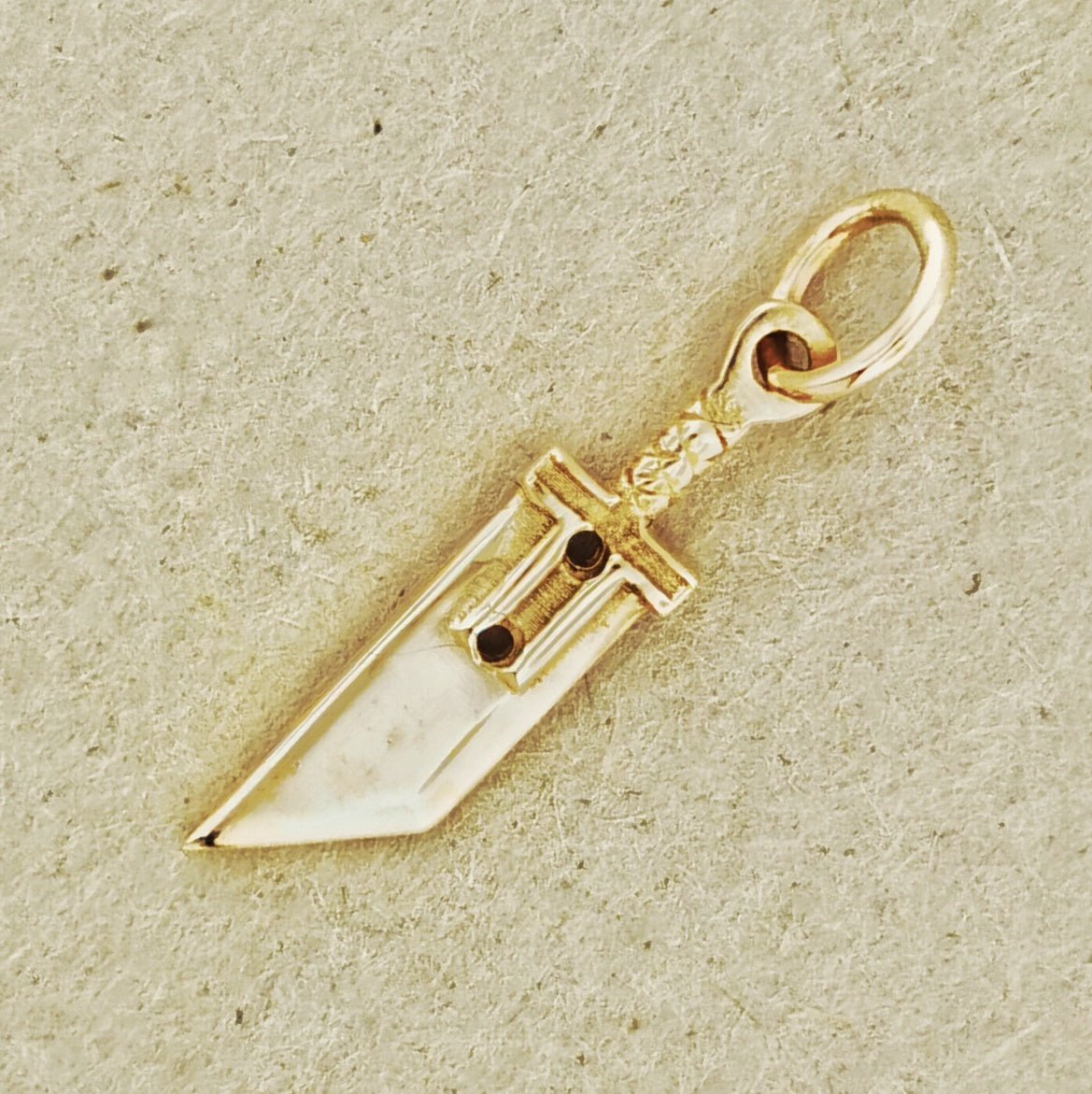 FF7 Small Buster Sword Charm Pendant - Le Dragon Argenté