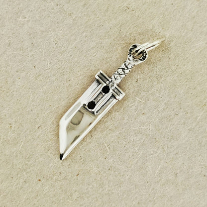 FF7 Small Buster Sword Charm Pendant - Le Dragon Argenté