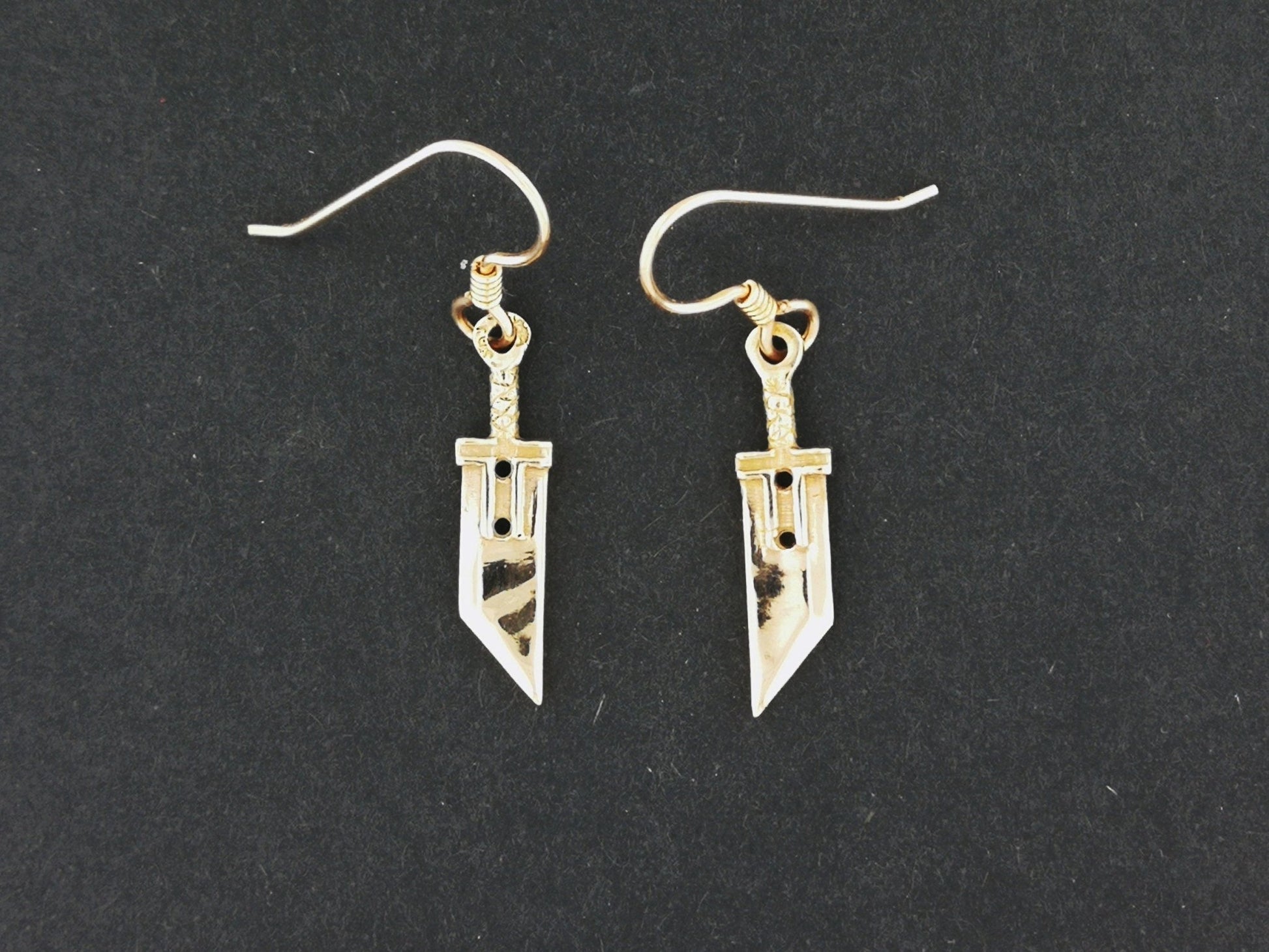 FF7 Small Buster Sword Earrings - Le Dragon Argenté