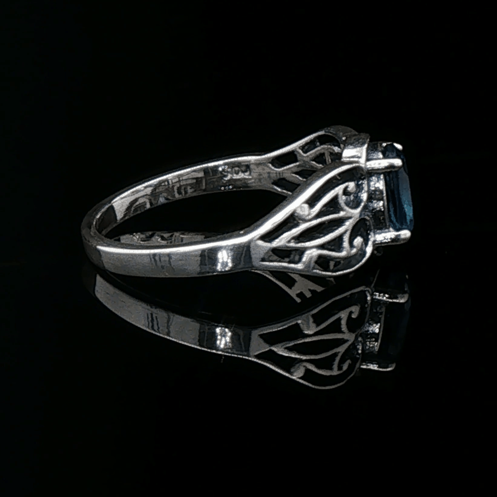 Filigree Gemstone Ring in Sterling Silver - Le Dragon Argenté