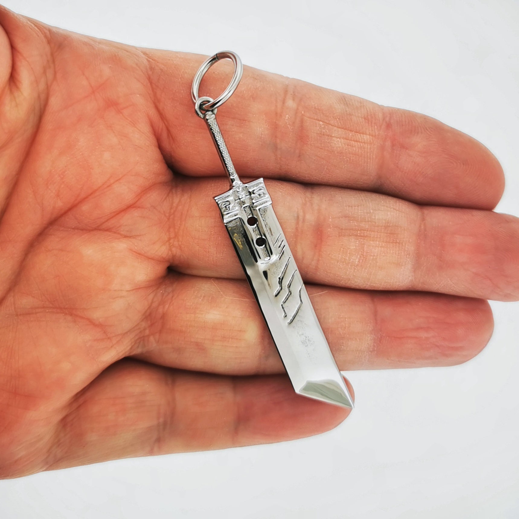 Final Fantasy 7 Buster Sword Pendant - Le Dragon Argenté - Bestseller - cloud strife - cosplay jewelry