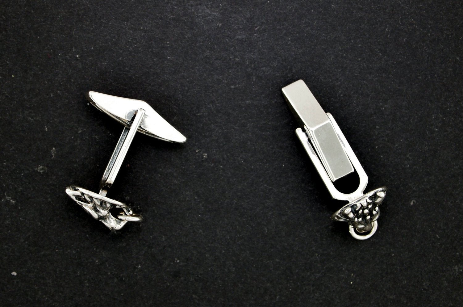 Final Fantasy 7 Fenrir Wolf Cuff Links in Sterling Silver - Le Dragon Argenté