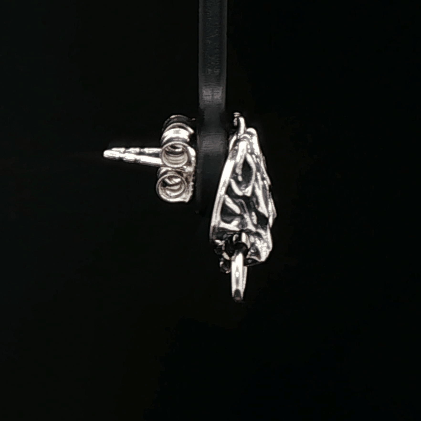 Handmade Sterling silver Fenrir wolf stud earrings inspired by Final Fantasy VII, minimalist gamer jewellery with sleek wolf design by Le Dragon Argenté