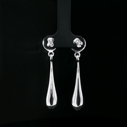 Final Fantasy 7 Tifa Drop Stud Earrings - Le Dragon Argenté