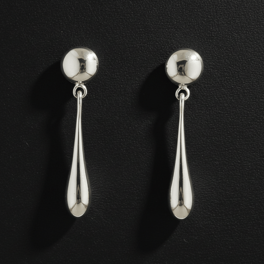 Final Fantasy 7 Tifa Drop Stud Earrings - Le Dragon Argenté