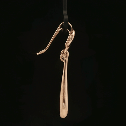 Antique bronze drop earrings inspired by Tifa Lockhart’s iconic look from Final Fantasy VII. Elegant gamer jewellery with JRPG fantasy vibes, perfect for cosplay, geek fashion, and fans of the legendary martial artist heroine.