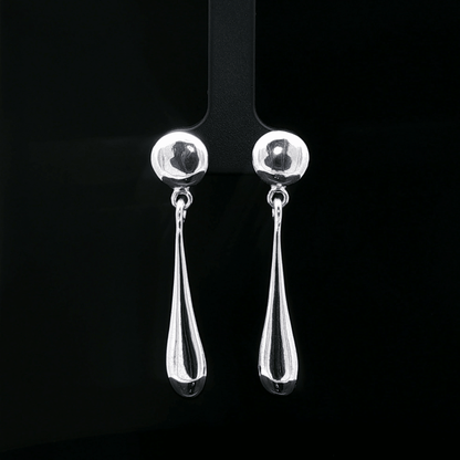 Final Fantasy 7 Tifa Drop Stud Earrings - Le Dragon Argenté
