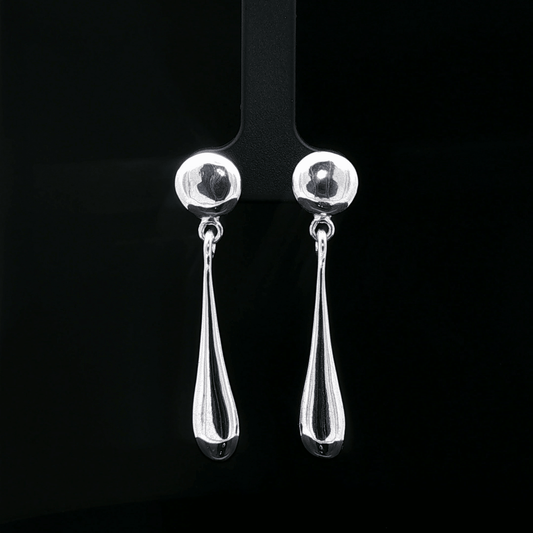 Final Fantasy 7 Tifa Drop Stud Earrings - Le Dragon Argenté