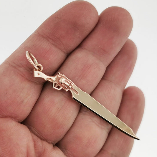 Final Fantasy 8 Gunblade Pendant - Le Dragon Argenté