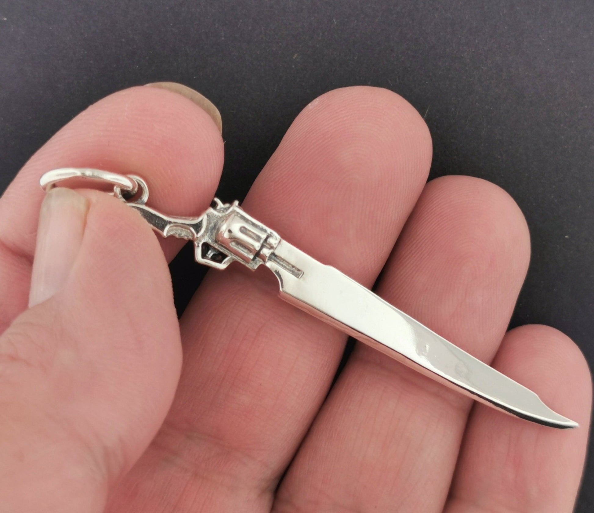 Final Fantasy 8 Gunblade Pendant in Stainless Steel - Le Dragon Argenté