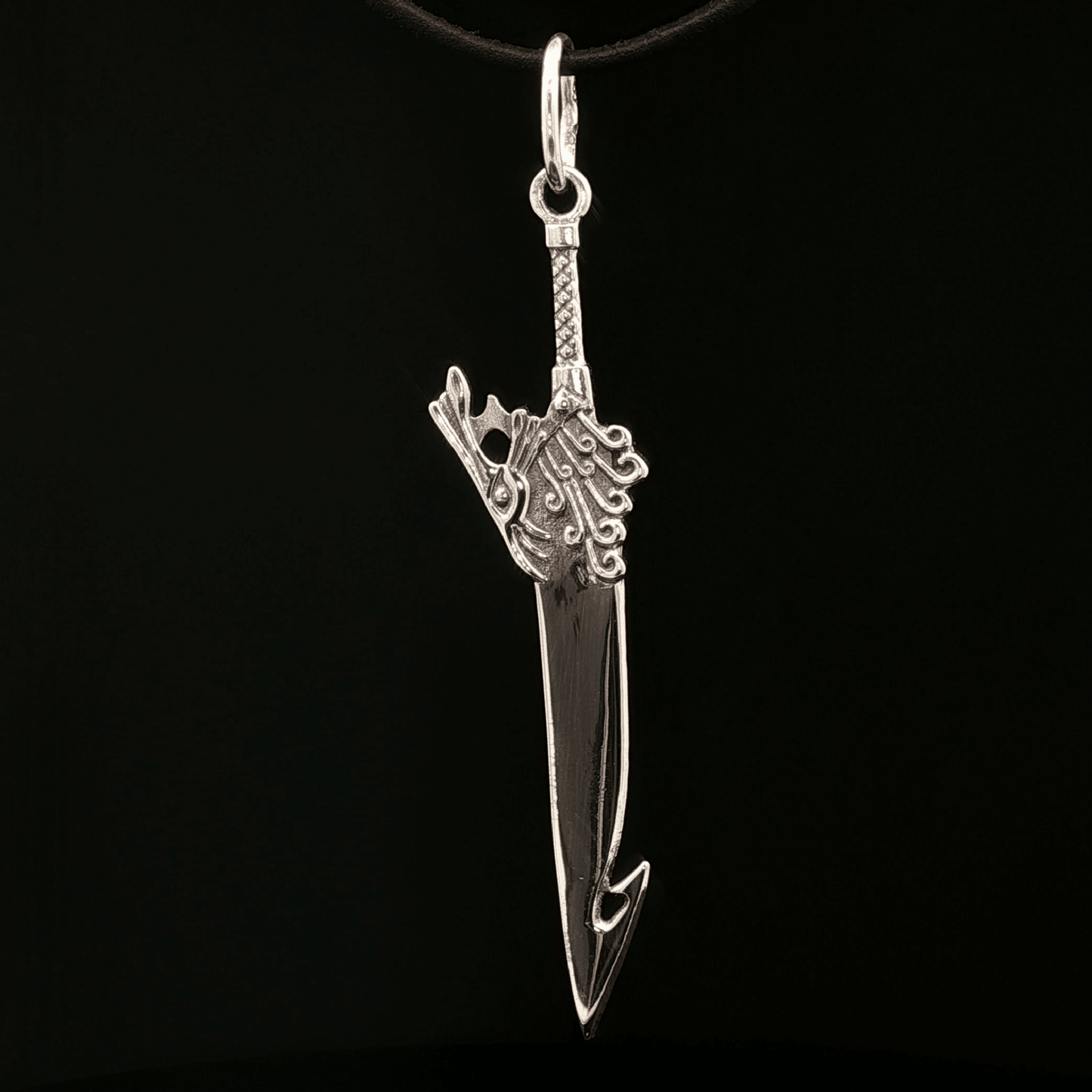 Final Fantasy X Brotherhood Sword Pendant In Sterling Silver - Le Dragon Argenté