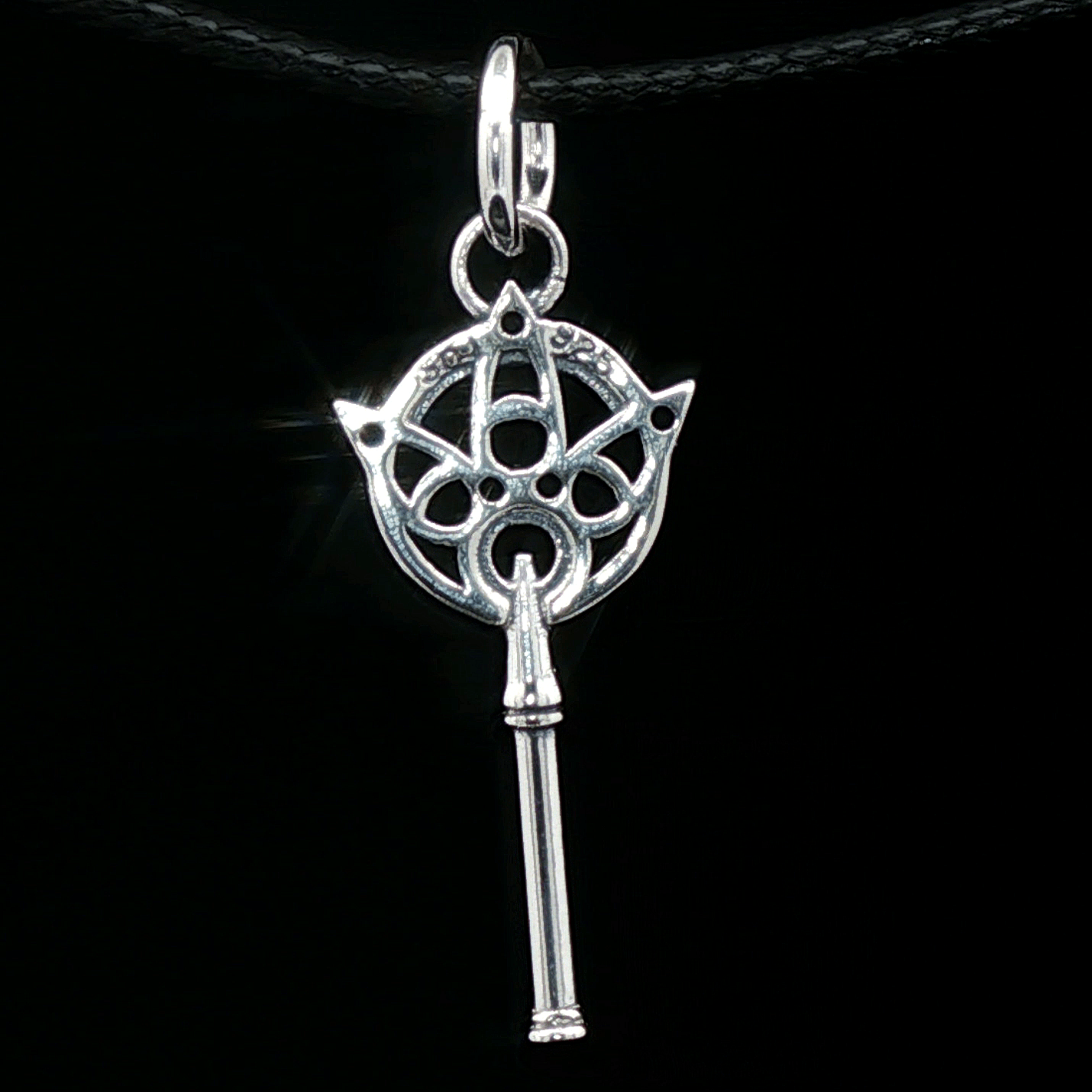 Final Fantasy X Yuna Wand Charm Pendant in Sterling Silver - Le Dragon Argenté
