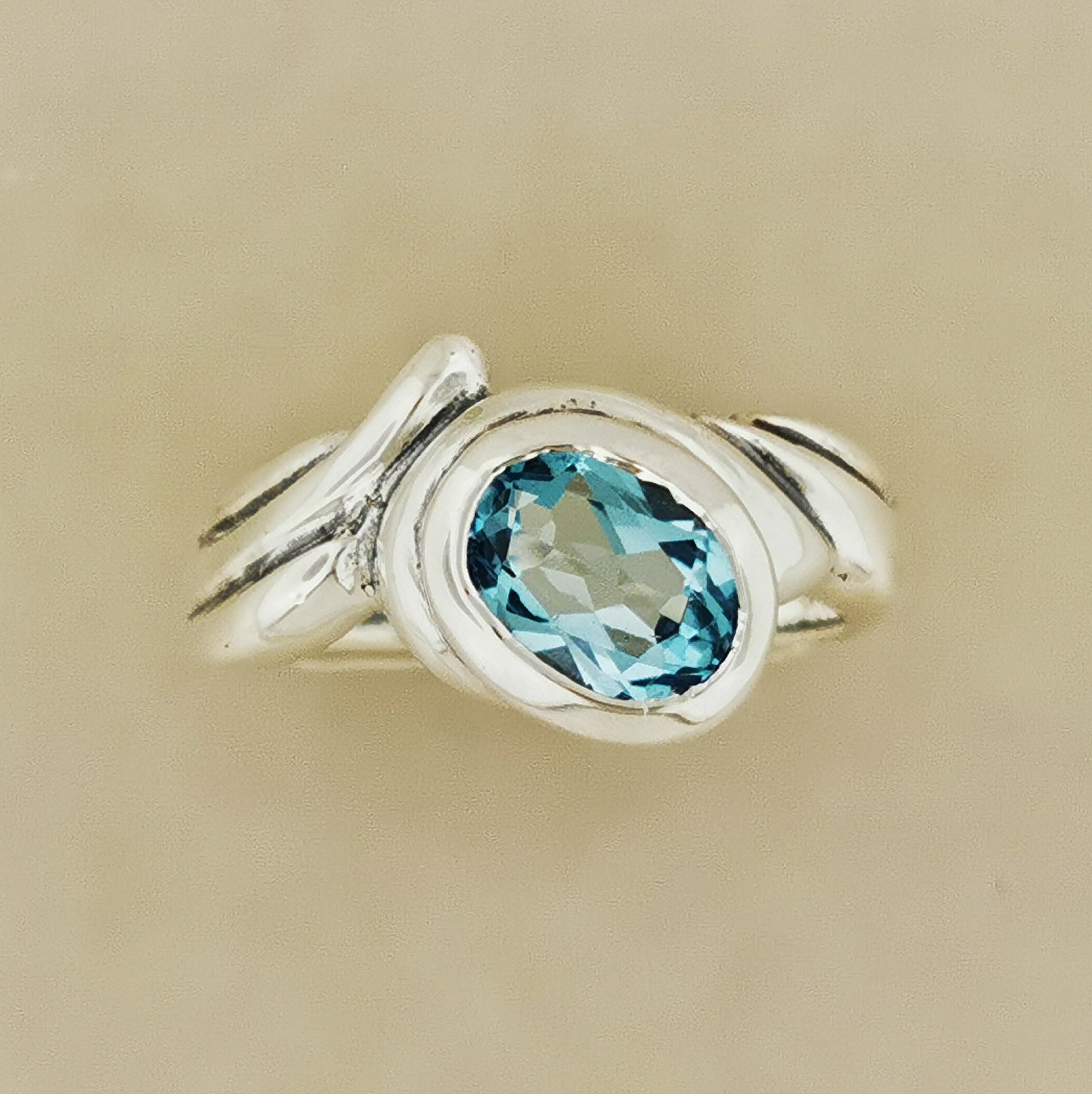 Freeform Geometric Ring with Oval Gemstone in Sterling Silver - Le Dragon Argenté