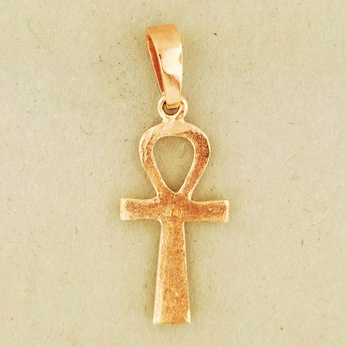 Gold Ankh Charm Pendant - Le Dragon Argenté