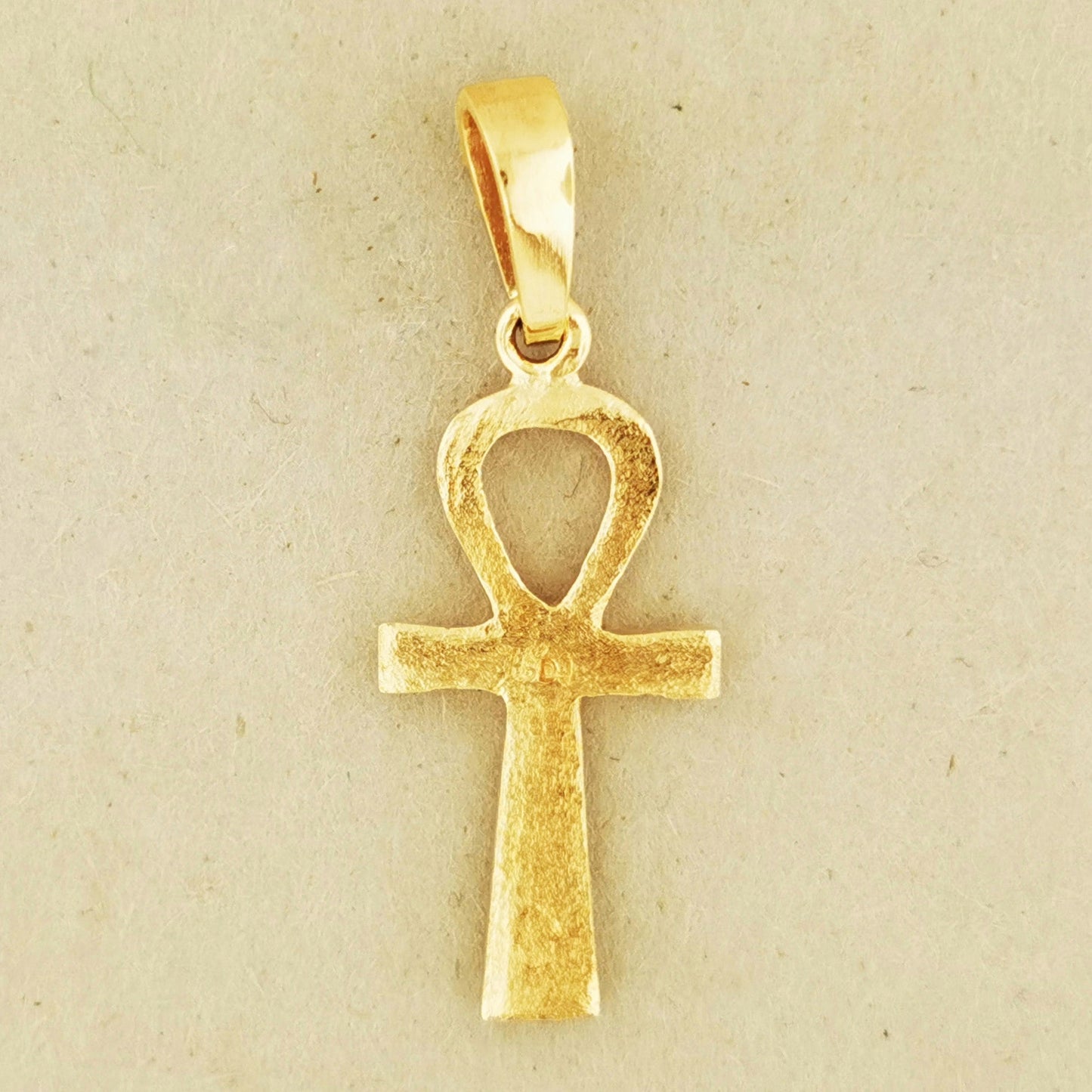 Gold Ankh Charm Pendant - Le Dragon Argenté