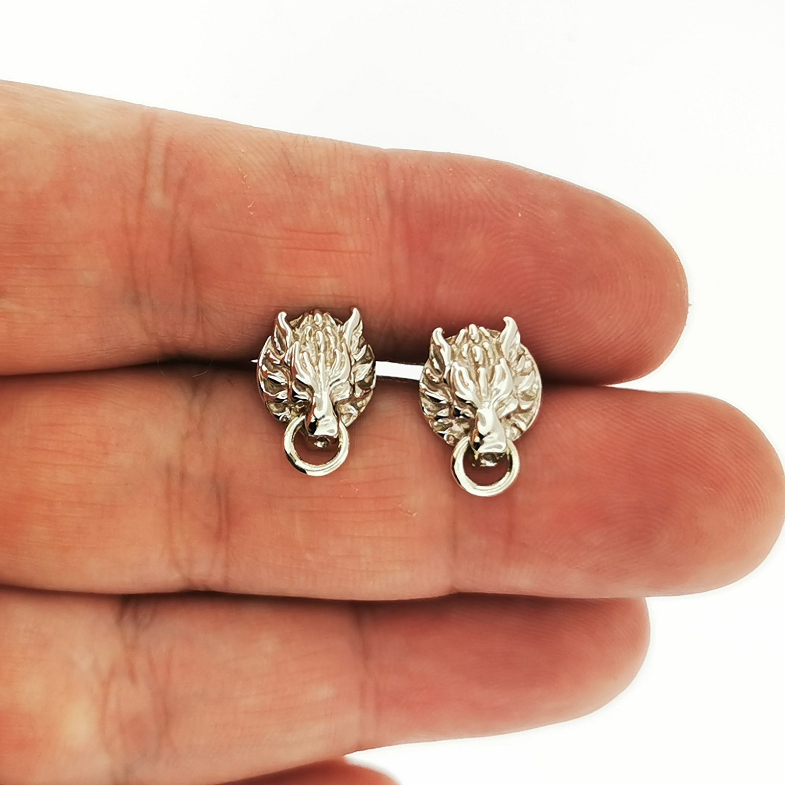 Gold Final Fantasy 7 Fenrir Wolf Stud Earrings - Le Dragon Argenté