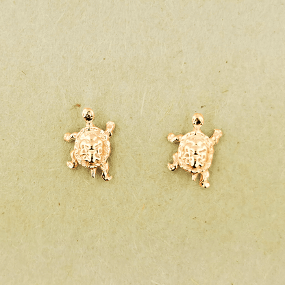 Handmade gold turtle earrings by Le Dragon Argenté available in 10k 14k or 18k solid yellow pink or white gold.