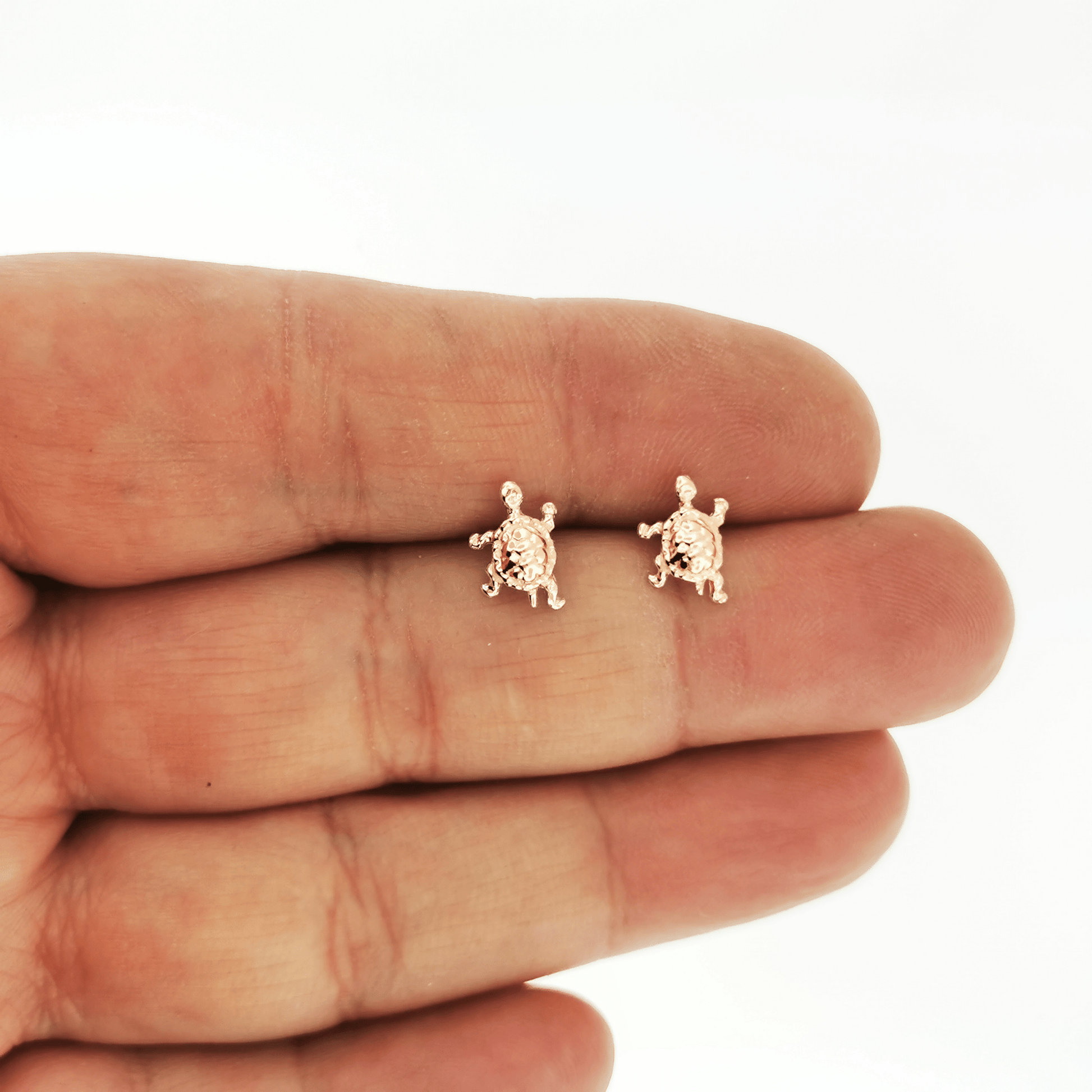Handmade gold turtle earrings by Le Dragon Argenté available in 10k 14k or 18k solid yellow pink or white gold.