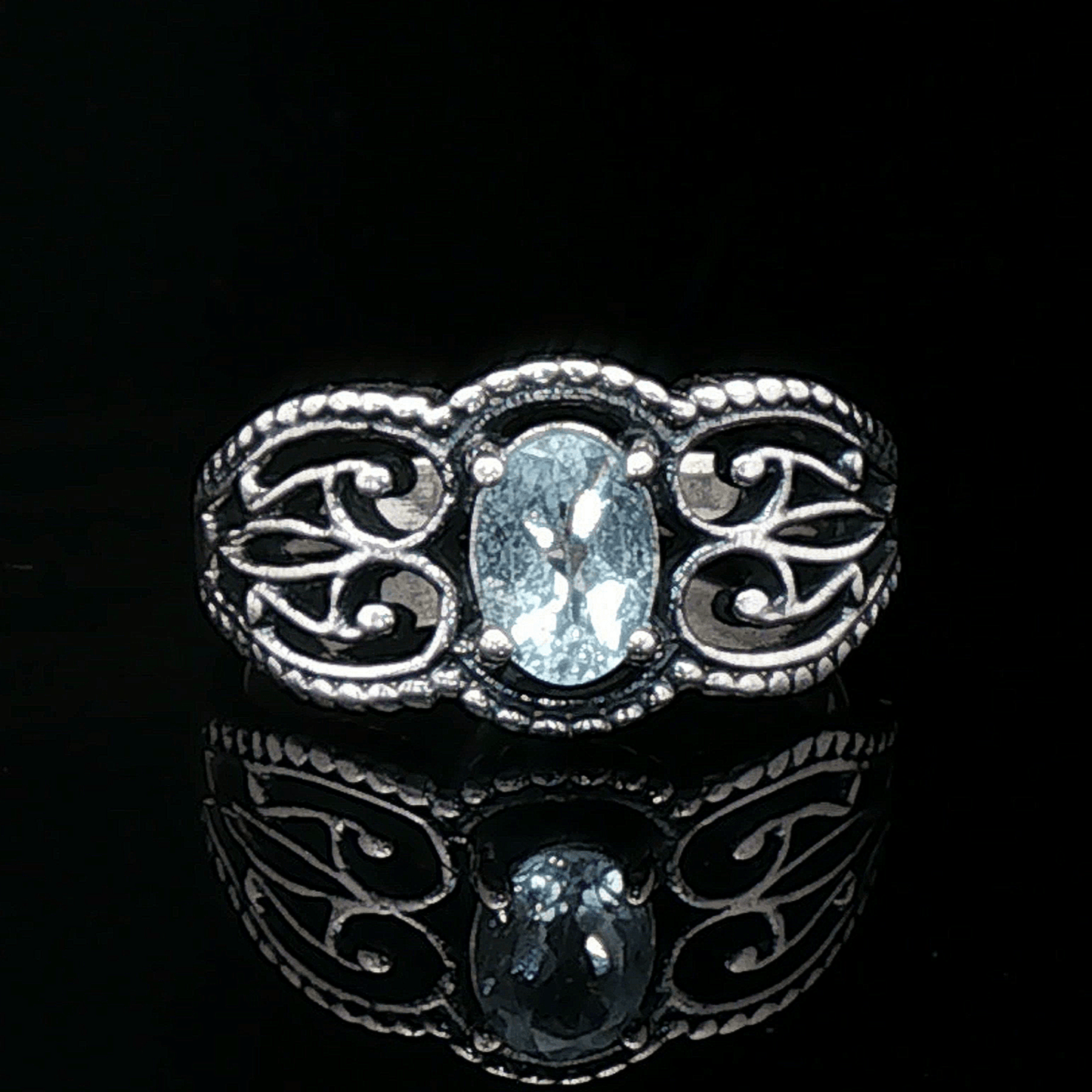 Gothic Style Filigree Ring with Gemstone in Sterling Silver - Le Dragon Argenté