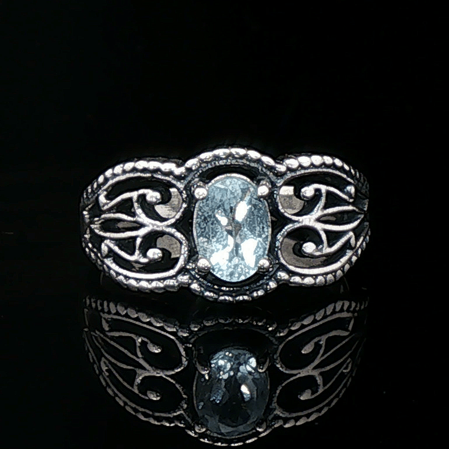 Gothic Style Filigree Ring with Gemstone in Sterling Silver - Le Dragon Argenté
