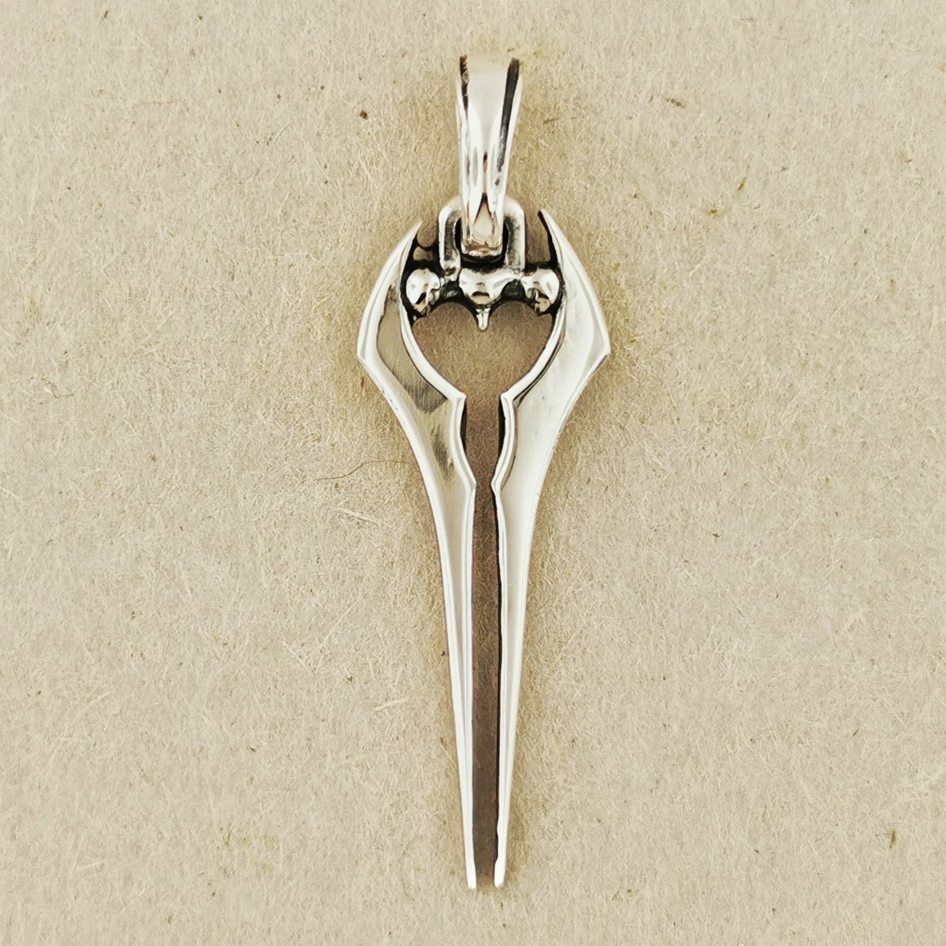 Halo Energy Sword Charm Pendant - Le Dragon Argenté