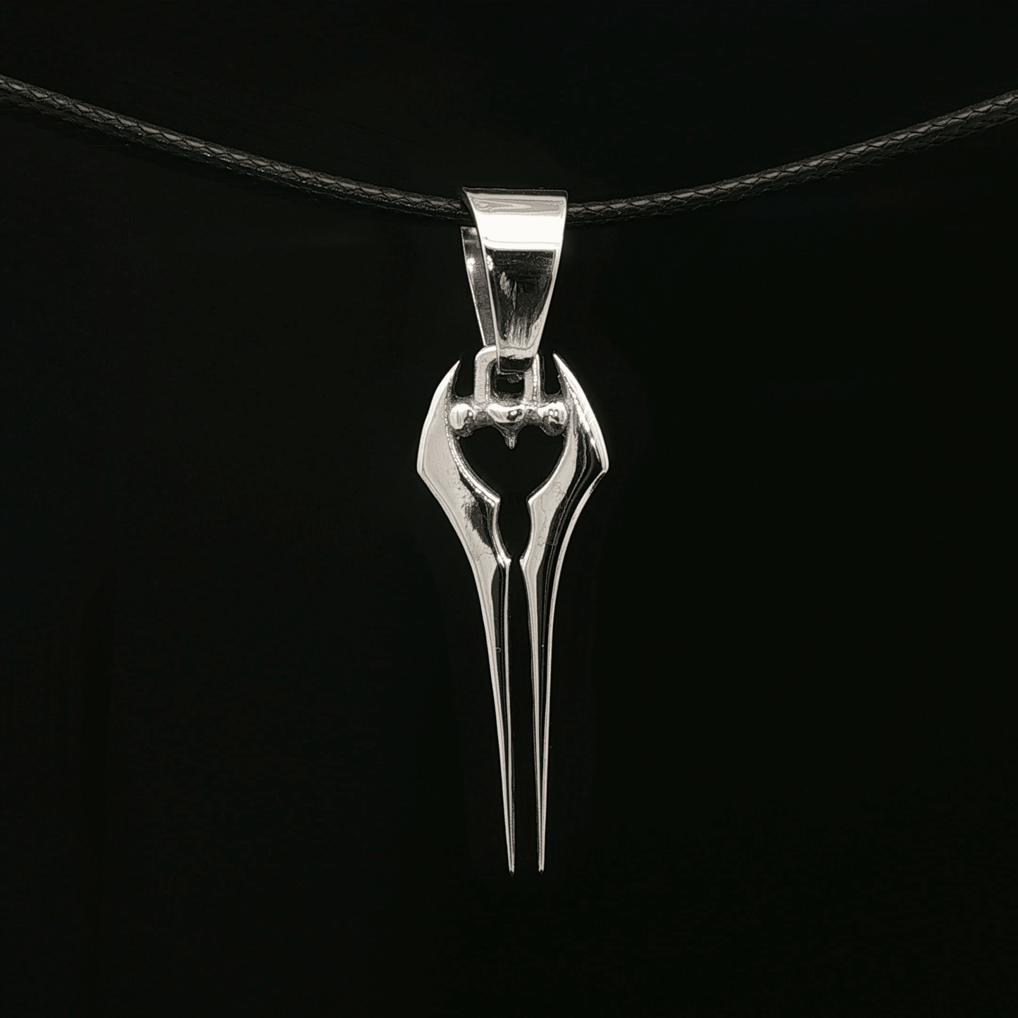Halo Energy Sword Charm Pendant - Le Dragon Argenté