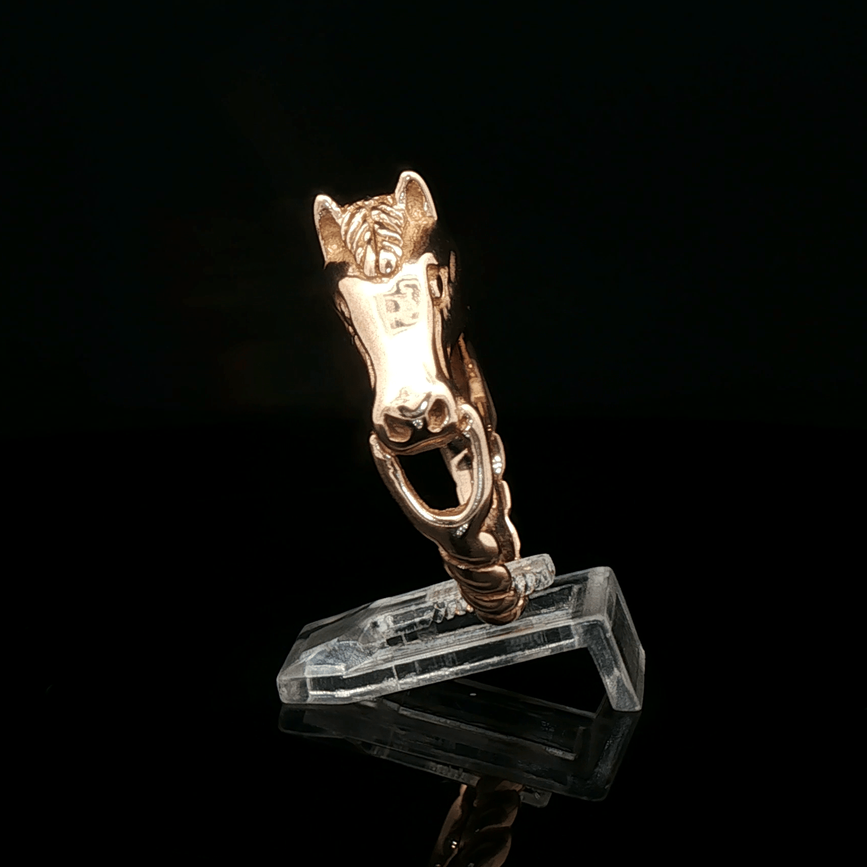 Handmade horse head with bridle ring in bronze styled as equestrian jewelry gift for riders and cowgirls - Le Dragon Argenté