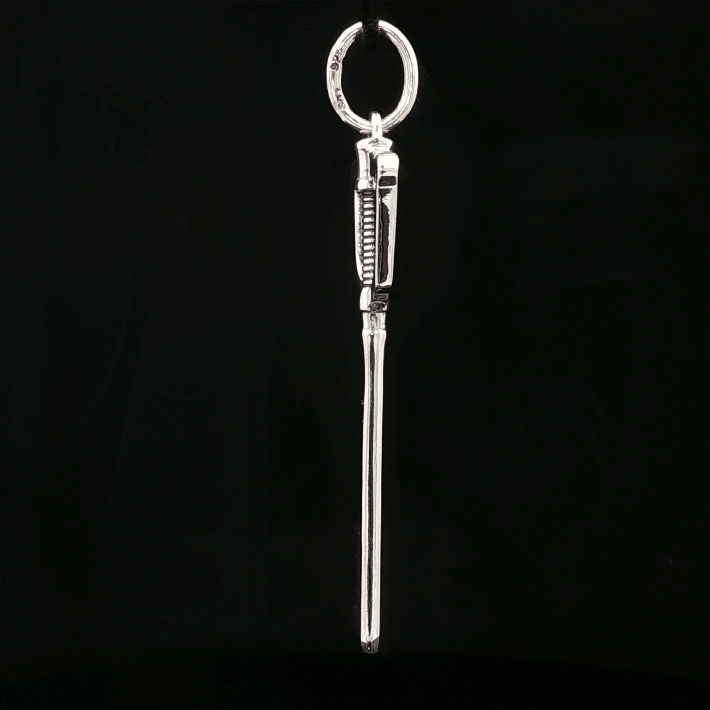 Kingdom Hearts Kingdom Keyblade Pendant - Le Dragon Argenté