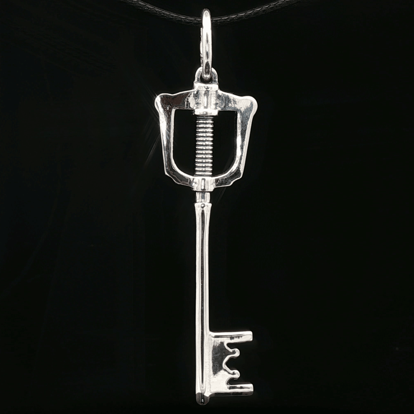 Kingdom Hearts Kingdom Keyblade Pendant - Le Dragon Argenté