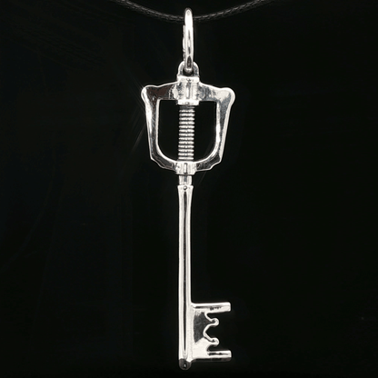 Kingdom Hearts Kingdom Keyblade Pendant - Le Dragon Argenté