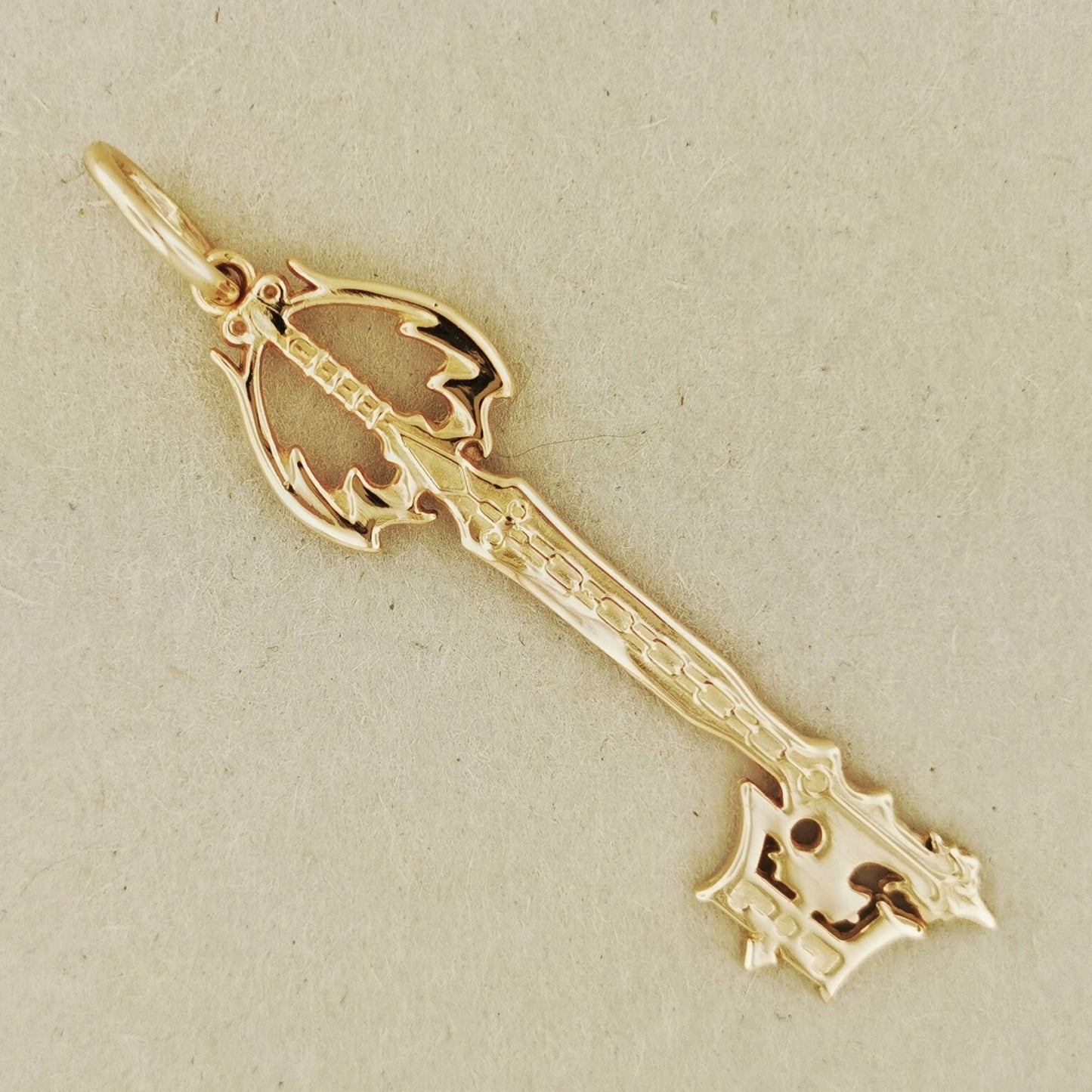 Kingdom Hearts Oblivion Keyblade Pendant - Le Dragon Argenté