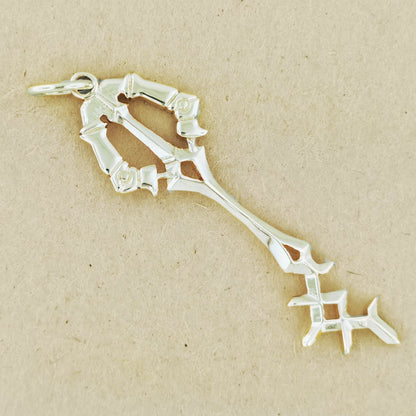 Kingdom Hearts Rainfell Keyblade Pendant in Gold - Le Dragon Argenté