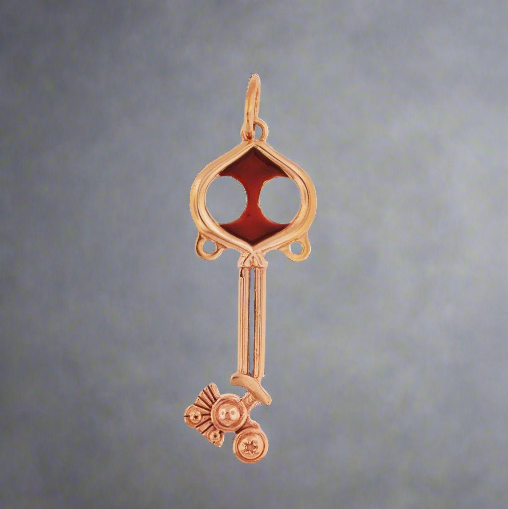 Kingdom Hearts Spellbinder Keyblade Pendant in Gold - Le Dragon Argenté