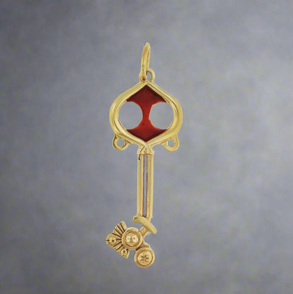 Kingdom Hearts Spellbinder Keyblade Pendant in Gold - Le Dragon Argenté