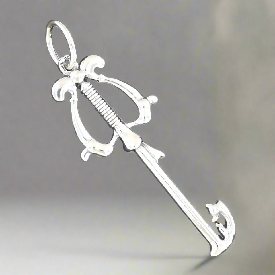 Kingdom Hearts Three Wishes Keyblade Pendant - Le Dragon Argenté