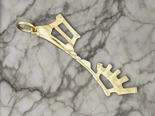 Kingdom Hearts Wayward Wind Pendant in Gold - Le Dragon Argenté