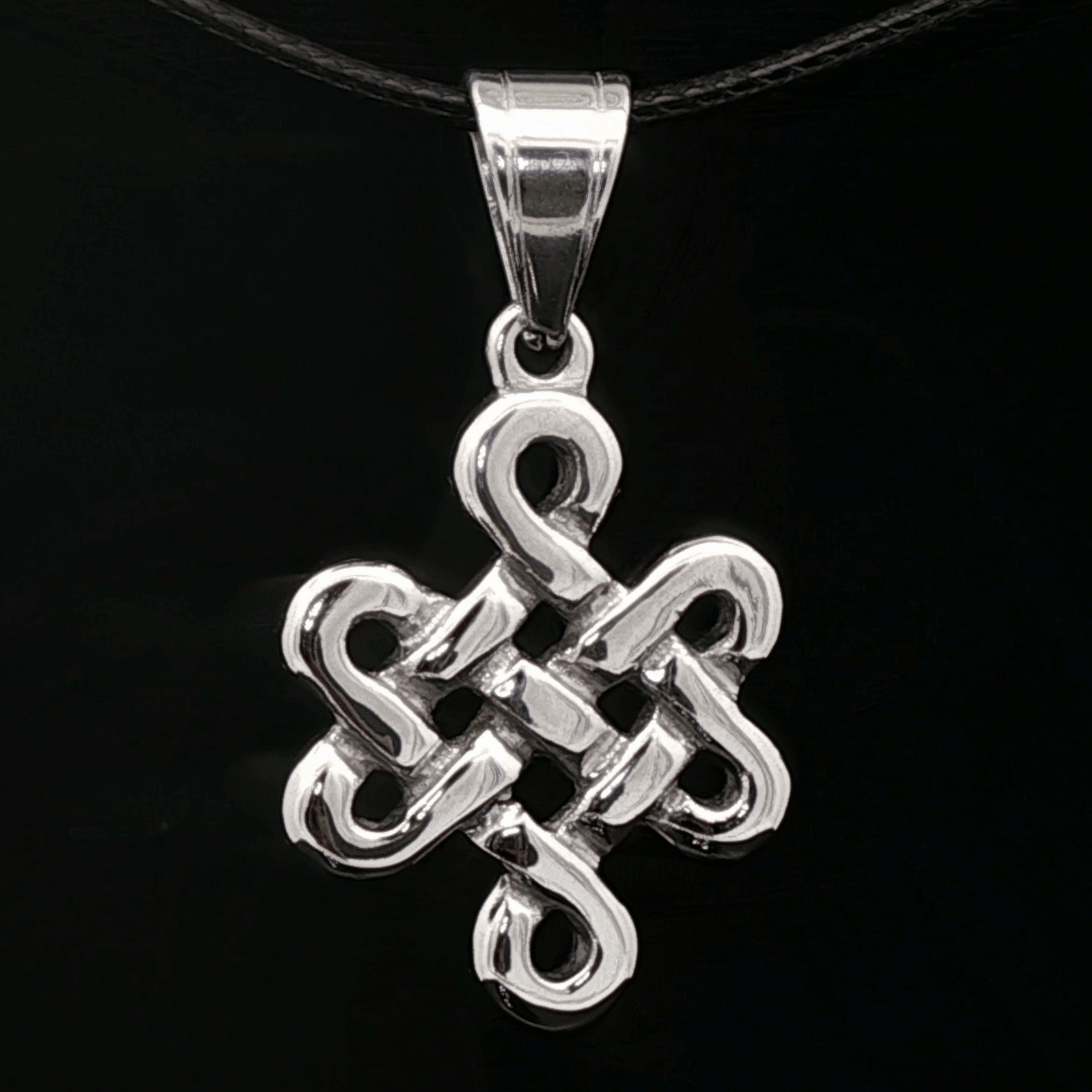 Large Endless Knot Pendant In Stainless Steel - Le Dragon Argenté