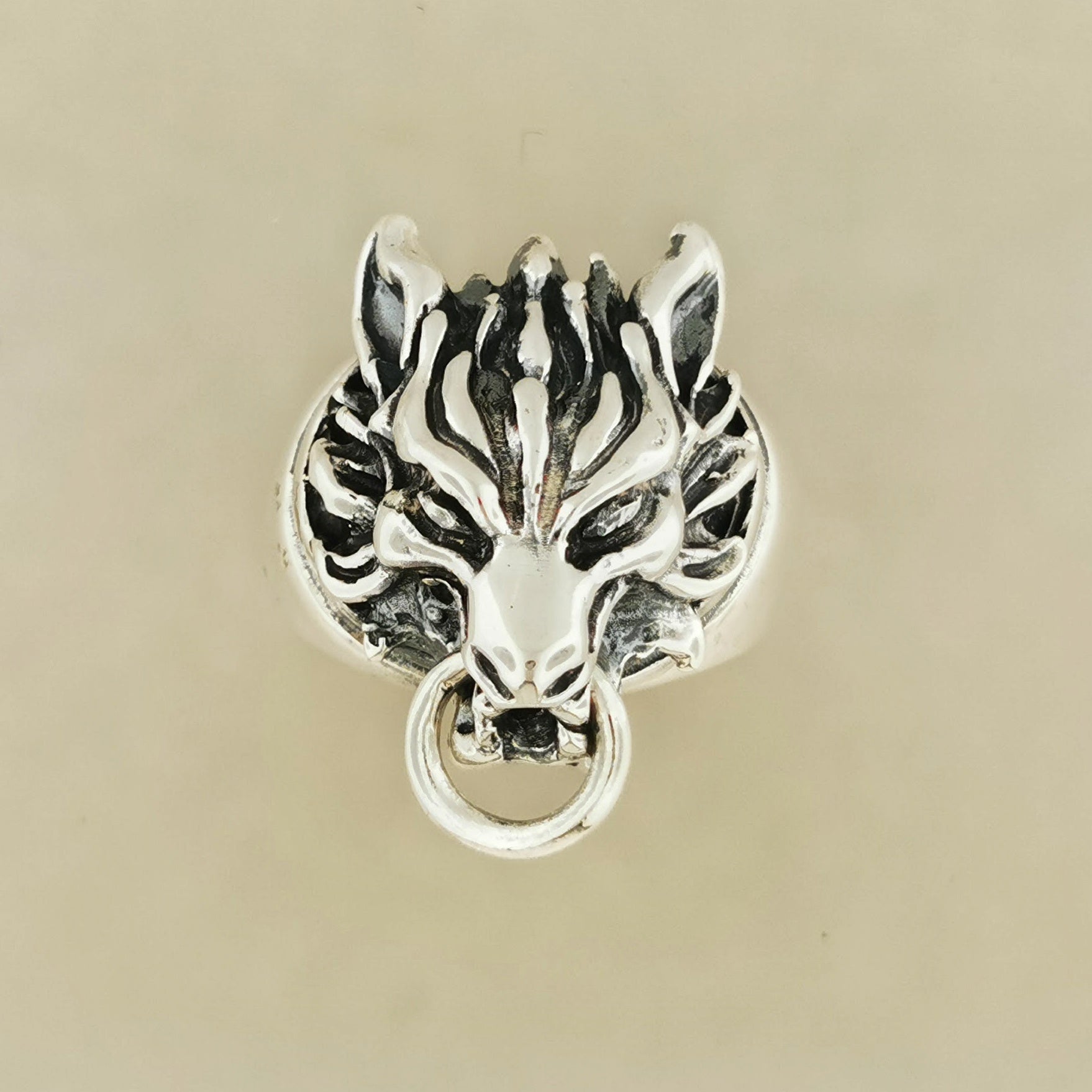 Large Final Fantasy 7 Fenrir Wolf Ring - Le Dragon Argenté