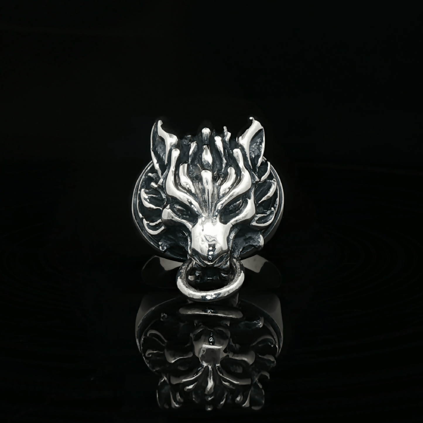 Handmade by Le Dragon Argenté, this Final Fantasy 7 inspired Fenrir Wolf Ring features the iconic Cloud Strife wolf emblem and is available in sterling silver or antique bronze. A meaningful piece for FFVII and Advent Children fans, perfect for daily wear, cosplay, or as a collectible gamer jewelry gift. Ideal for anyone who loves bold fantasy symbolism.