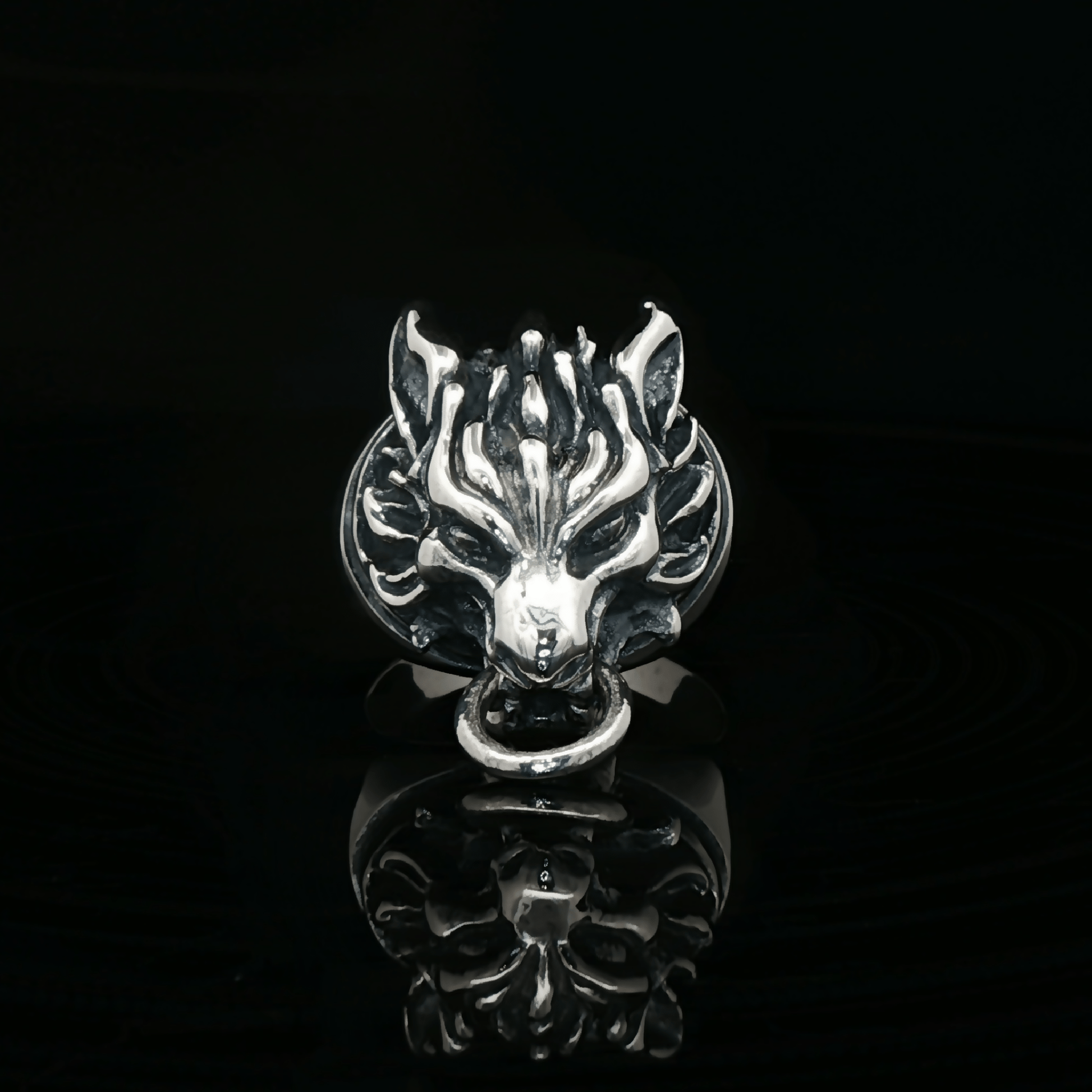 Handmade by Le Dragon Argenté, this Final Fantasy 7 inspired Fenrir Wolf Ring features the iconic Cloud Strife wolf emblem and is available in sterling silver or antique bronze. A meaningful piece for FFVII and Advent Children fans, perfect for daily wear, cosplay, or as a collectible gamer jewelry gift. Ideal for anyone who loves bold fantasy symbolism.